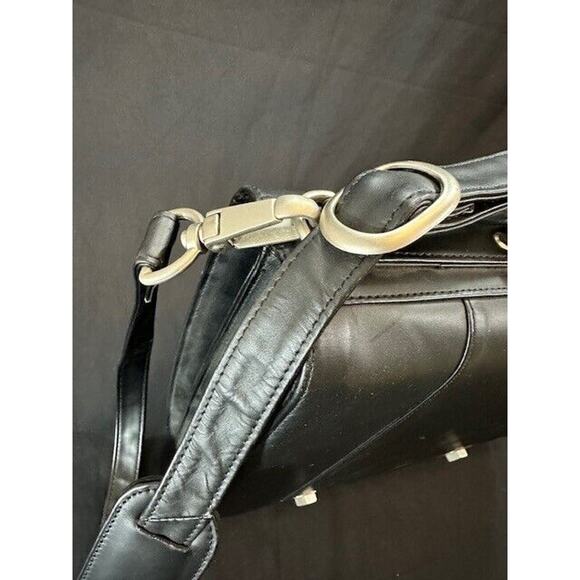 Leeds Black Leather Messenger Bag with Strap - Picture 6 of 15